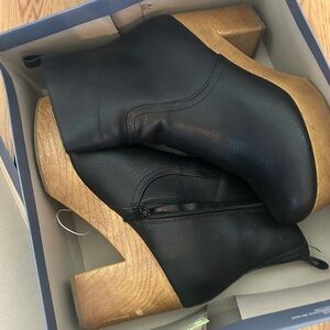 Ankle Boot - Univerversal Thread Co